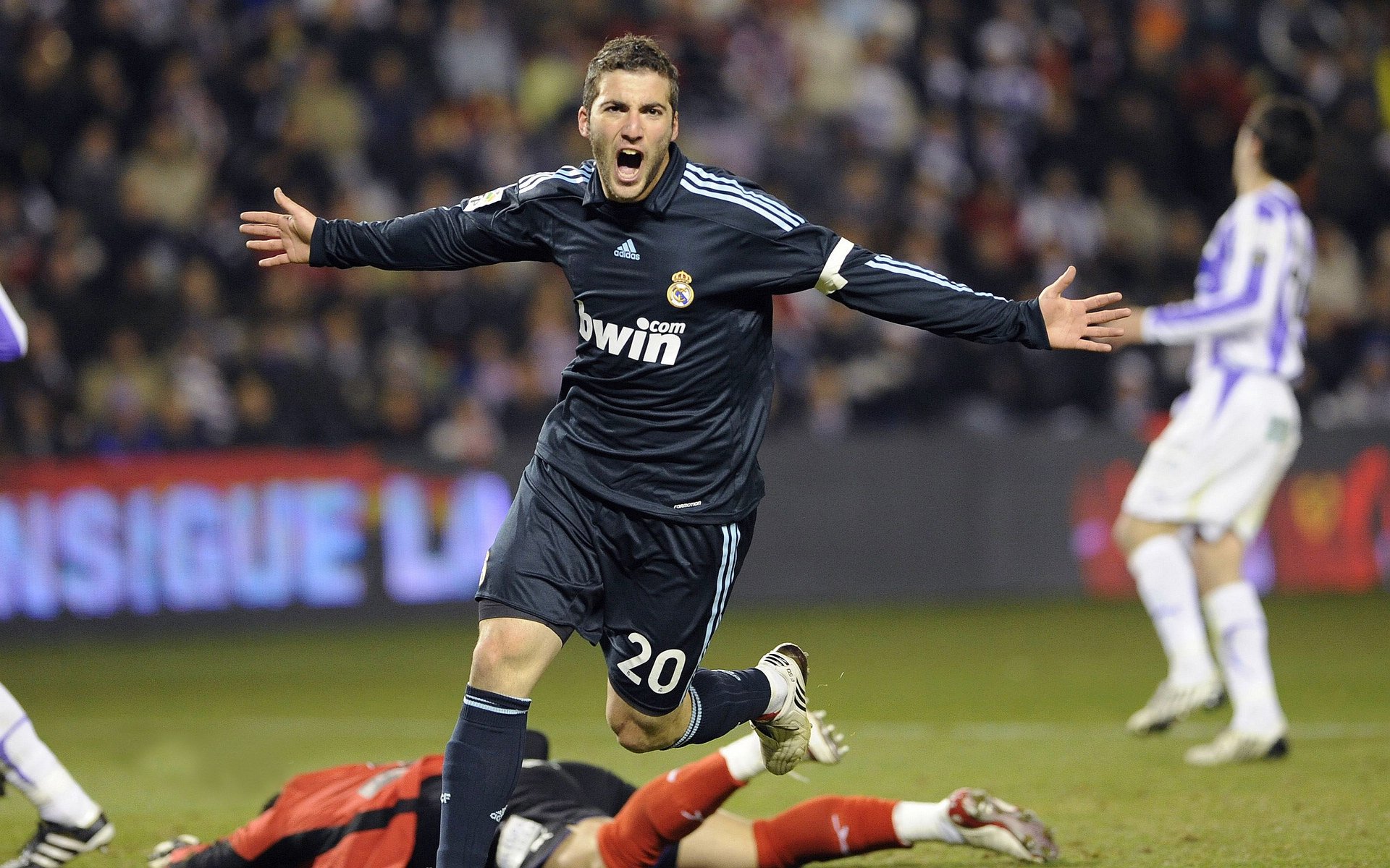 卡利亚里主场击败亚特兰大，实现反击，卡利亚里转入球员